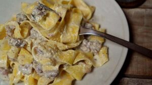 Pappardelle sugo
