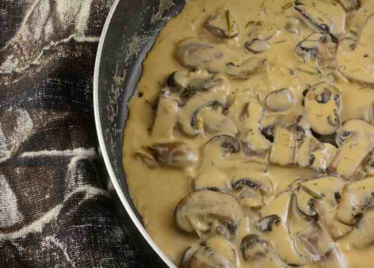 pasta funghi salsiccia